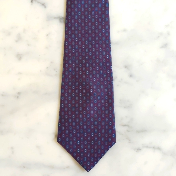 NWOT. Geoffrey Beene 100% Italian Silk Tie with Multicolor Design Patterns. - Picture 1 of 5